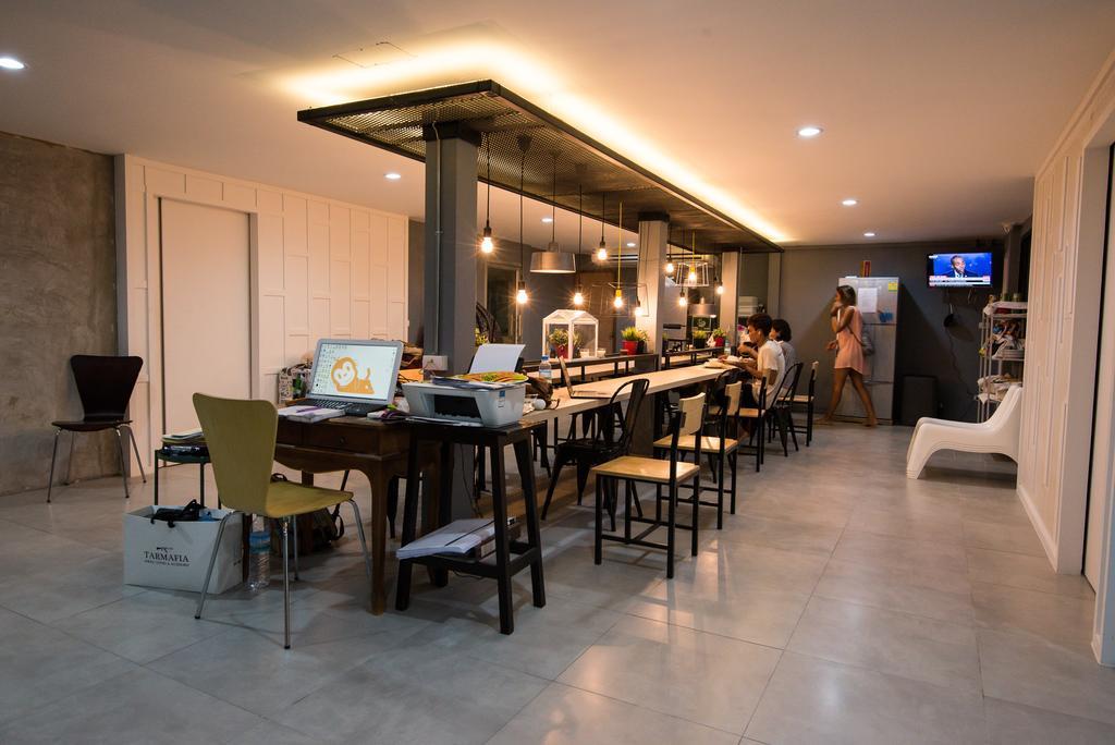 Monkeynap Hostel Бангкок Экстерьер фото