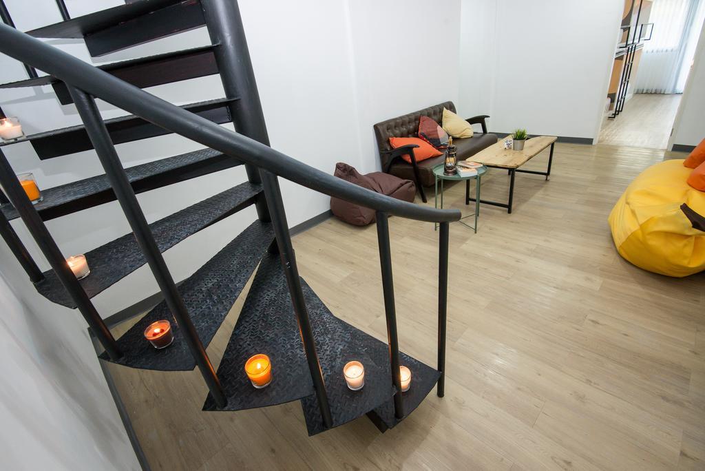 Monkeynap Hostel Бангкок Экстерьер фото