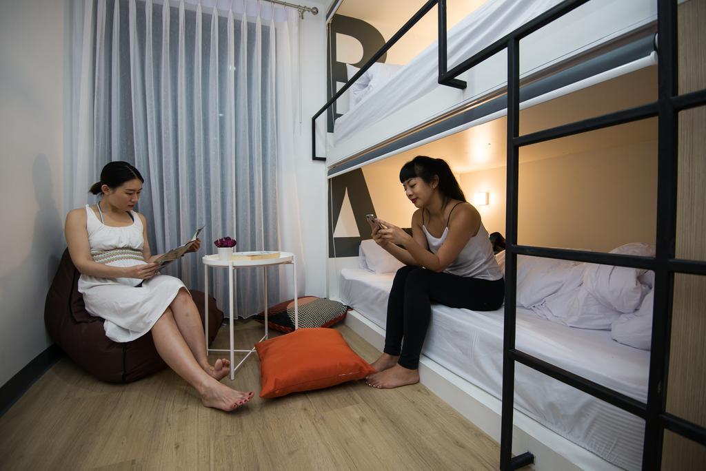 Monkeynap Hostel Бангкок Экстерьер фото