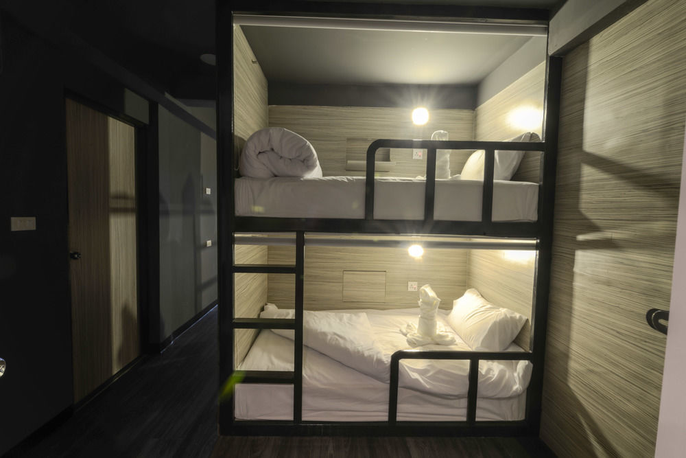Monkeynap Hostel Бангкок Экстерьер фото