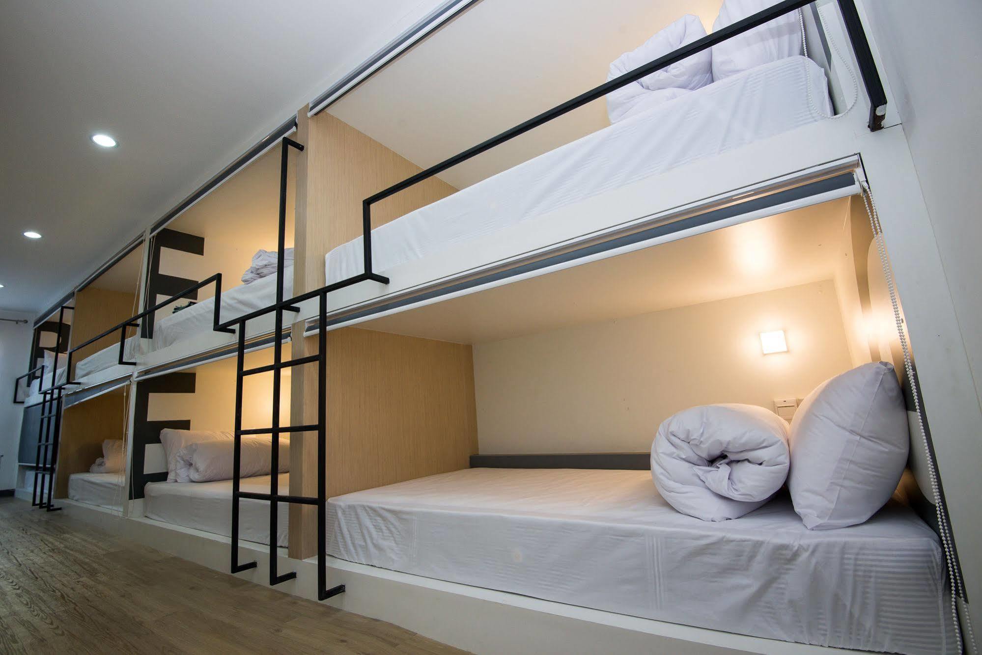 Monkeynap Hostel Бангкок Экстерьер фото