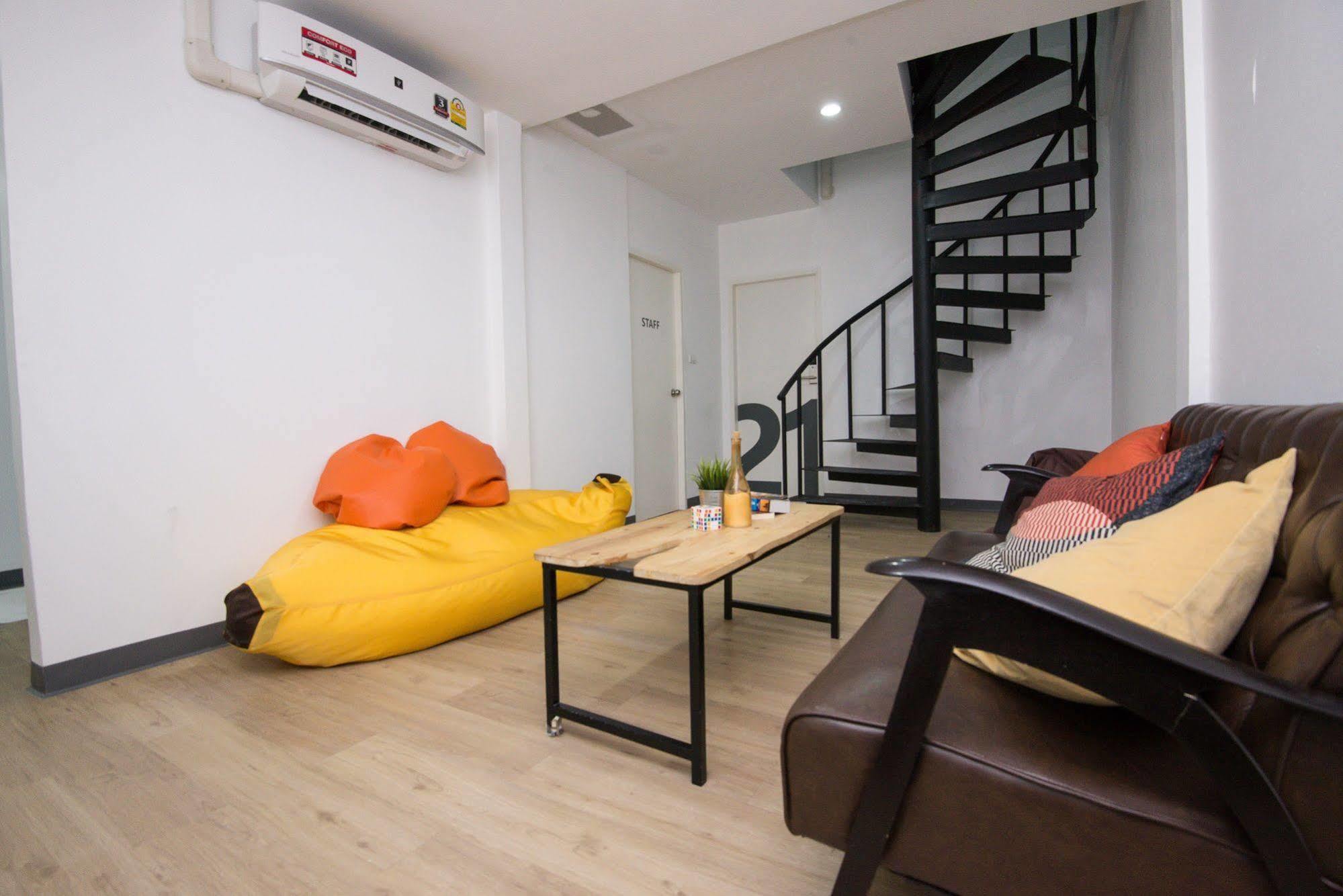 Monkeynap Hostel Бангкок Экстерьер фото