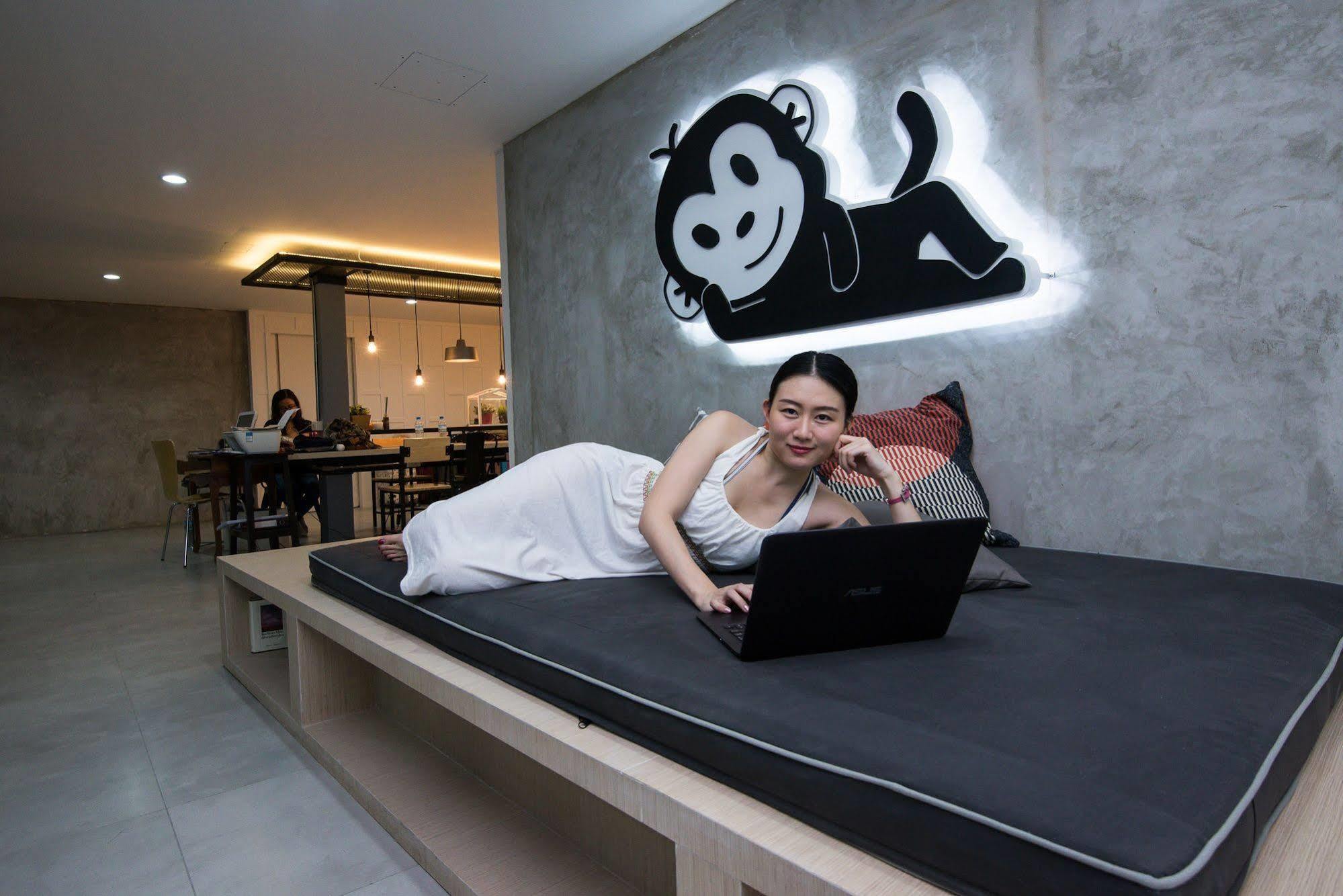 Monkeynap Hostel Бангкок Экстерьер фото