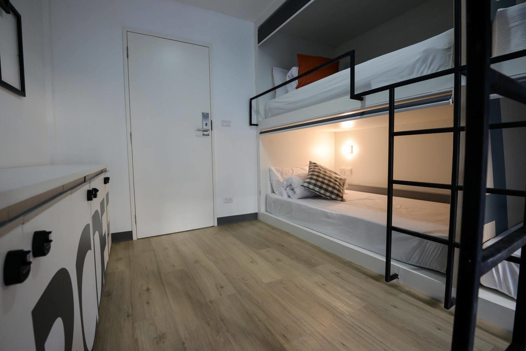Monkeynap Hostel Бангкок Экстерьер фото