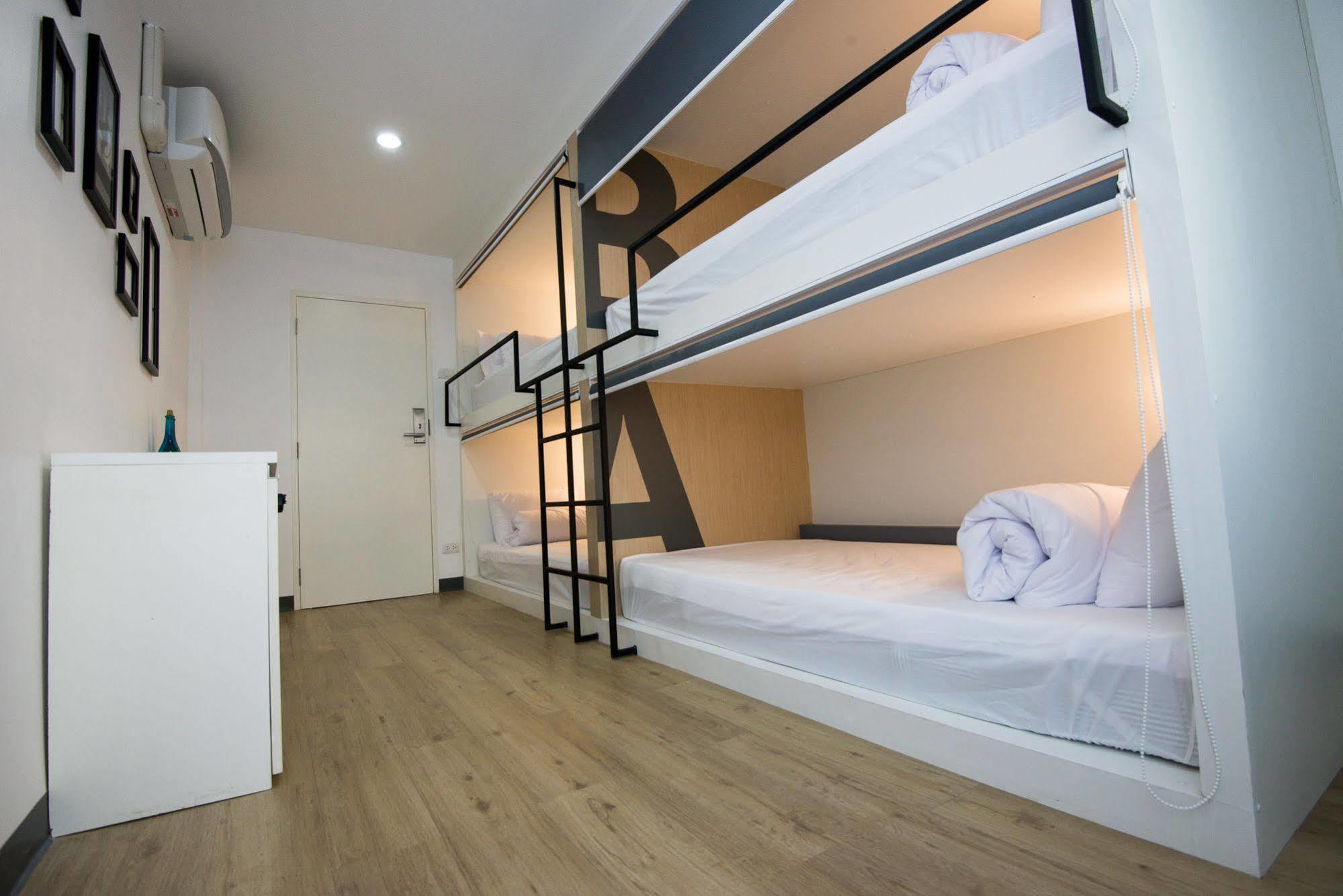 Monkeynap Hostel Бангкок Экстерьер фото